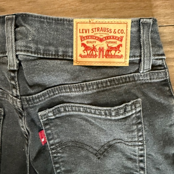 Levi’s | Size 26 | Superlow Flare | Washed Black - Picture 8 of 8